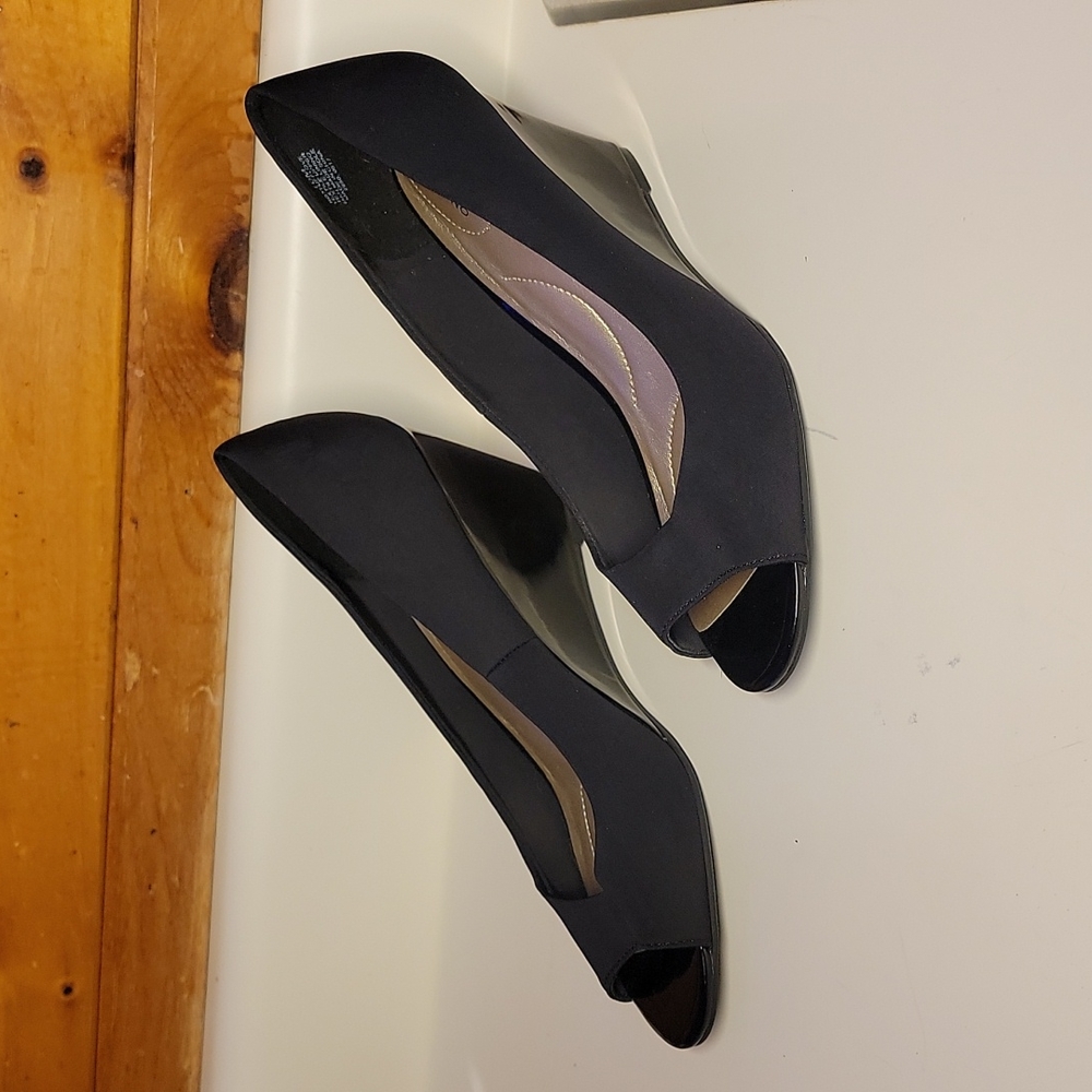 Bandolino Wedges,  Classy and Comfortable!